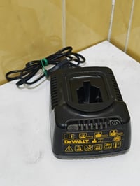 شاحن ديوالت • اصلي • قديم