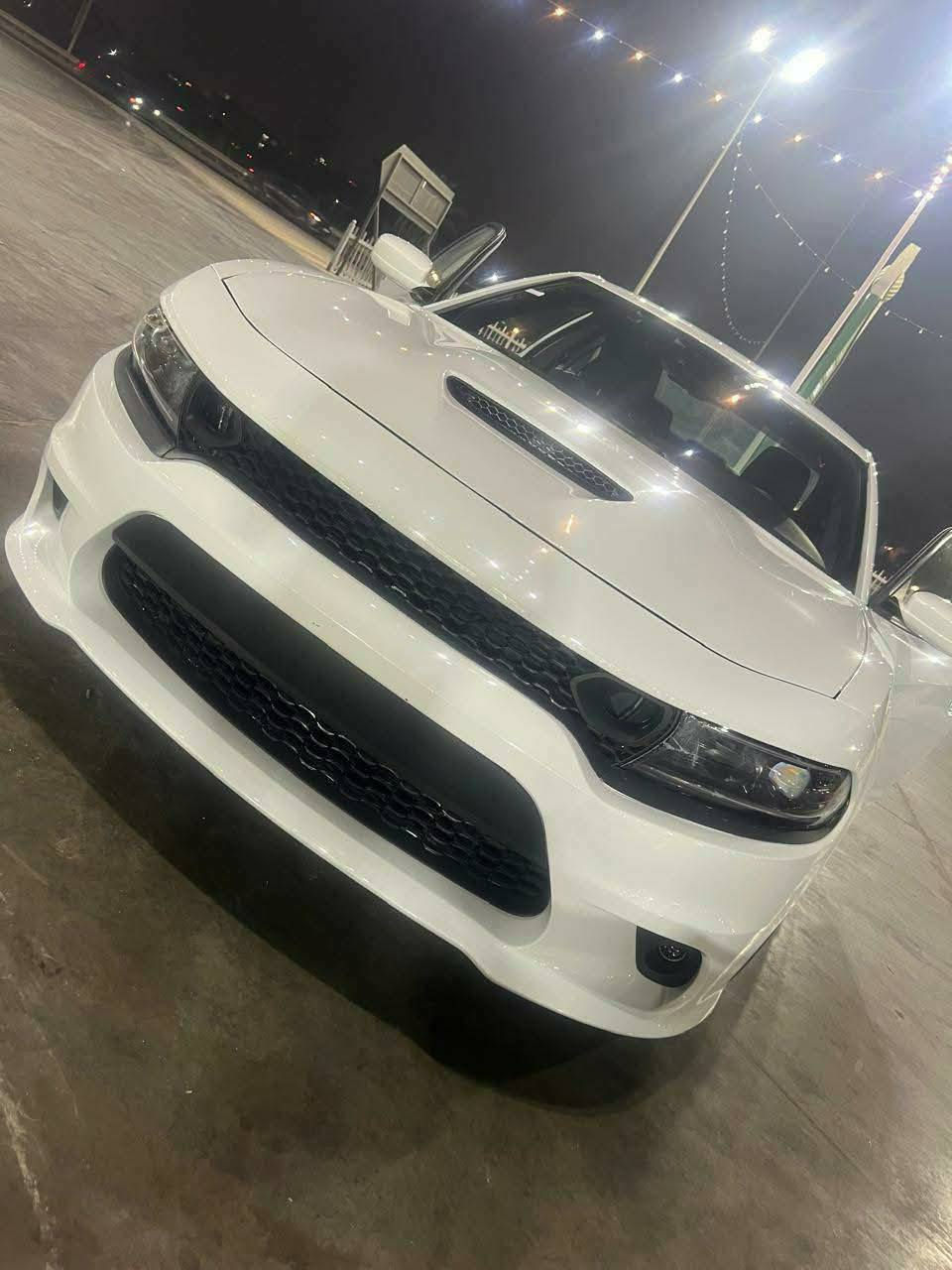 جارجر موديل 23   GTبدون رقم .محرك 3600 بيها بابين تبديل وصبغ جاملغ وبنيد السعر 190 وبيها مجال موقعها بغداد
***********
