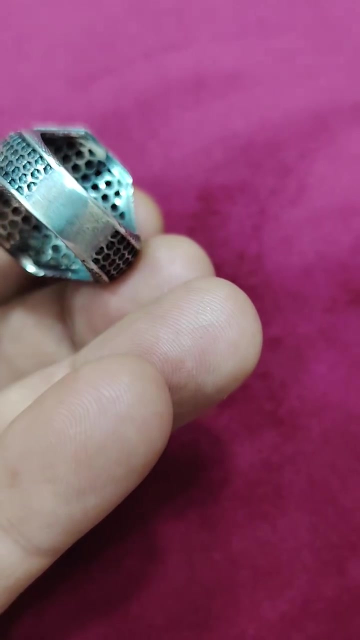 خاتم فضة 💍و الحجر للجمالية فقط 
بغداد المشتل 
واتساب***********
