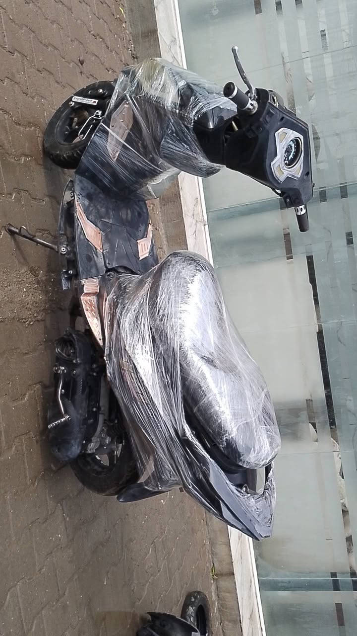 سلام عليكوم عندي هاي درجه لل بيع ماكس كهربائية كله شغال سلف يشتغل  لاصرف ولا بخار محرك فول نشط  مكاني كركوك *********** سعر 200 الي مو شراي لايكتب رجاء وتحياتي عله كروب
