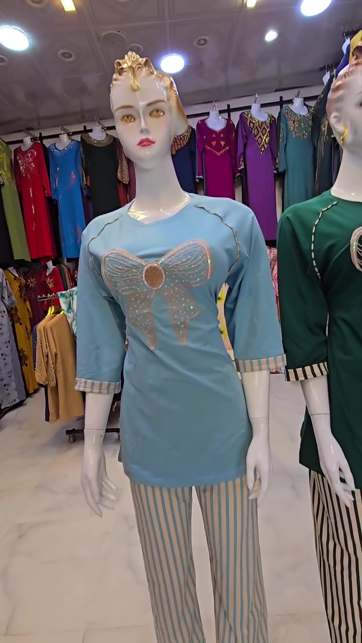 التراكسود التركي النسائي متوفر داخل ازياء ليان  🎉🔥
تركي فانيله نسائي
القياسات L XL XXL
 #ازياء #ليان #الموصل #ملابس #نسائيه


**إذا كنت صاحب هذا الإعلان وتريد حذفه لأي سبب، رجاءا أرسل رسالة إلى الدعم الفني**