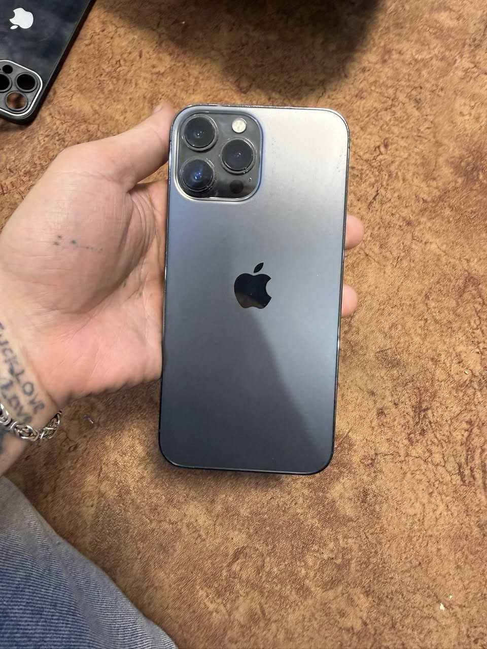 ١٣ برو ماكس ذاكره ٥١٢ مبدل شاشه وبطاريه تفصيخ من cpu الربيعي فيس ايدي شغال الجهاز نضيف كلش كلشي بي شغال فقط مبدل شاشه وبطاريه اعلى فئه قبل شهر 
محلقات كيبل ايفون ٢ متر فقط 

٥٢٥ وبي مجال بسيط 

بغداد الاسكان 
***********
