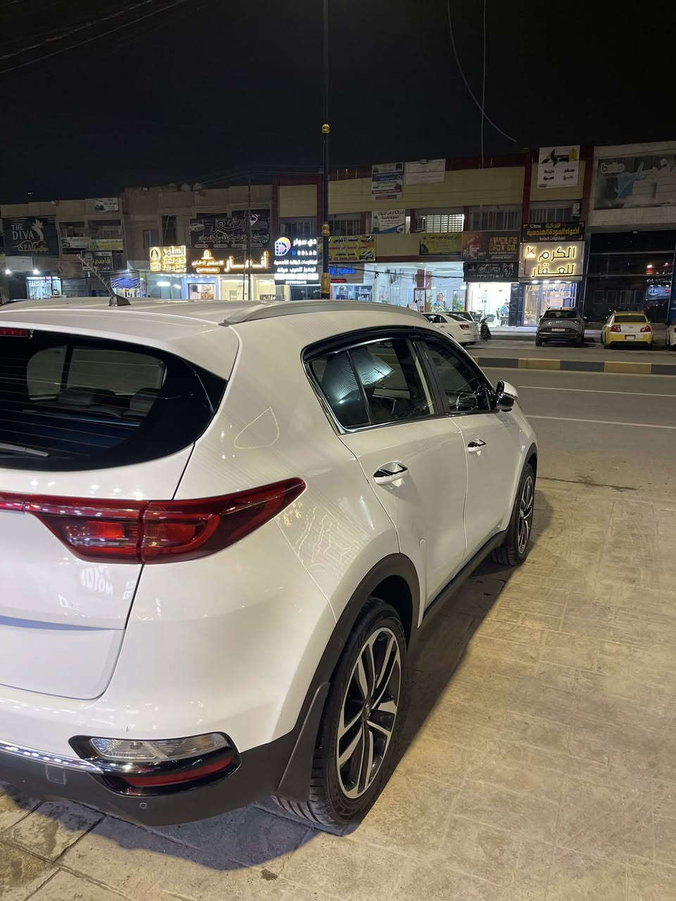 سبورتج2020خليجي مكفولة من صبغ بيها بارد قليل باب سايق ماشية99مواصفات حساسات امامي خلفي رادارات كامرة مري شفط مكان بغداد السيدية السعر197وبيها مجال الاستفسار***********
