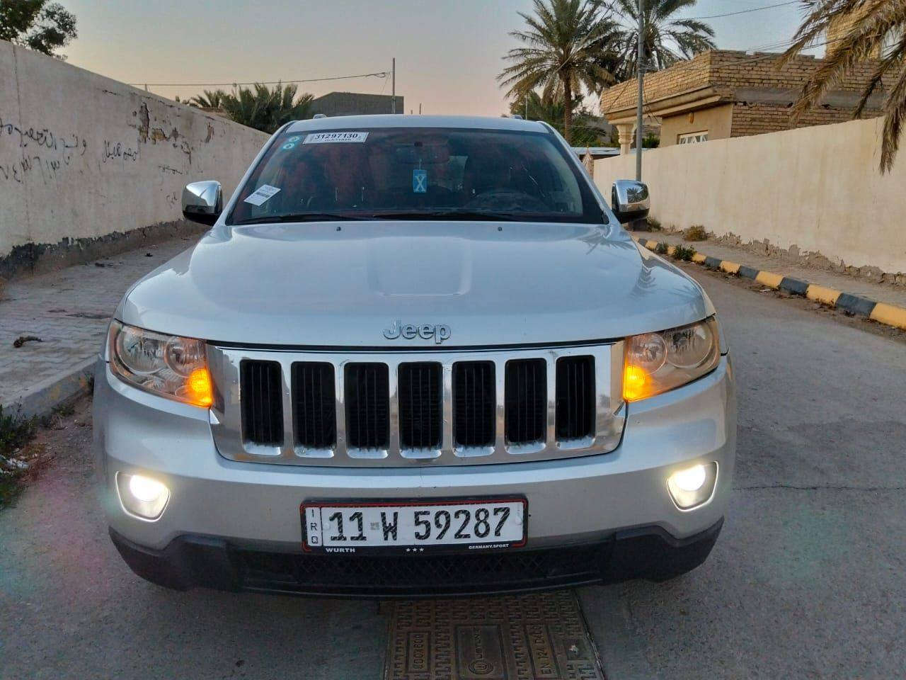 السلام عليكم جيب لاريدو موديل 2012 وارد امريكي ضررها جاملغ امامي وبنيد وباب الصدر بس صبغ وباقي السياره مكفوله وجاهزه من تخم تاير من حداديه امامي خلفي مكينه وكير 3600 مكفولات  تبريد تدفئه  رقم بغداد بأسمي رقم جديد وسنويه جديده  سعر 135مكان سياره بواسط الرقم ***********
