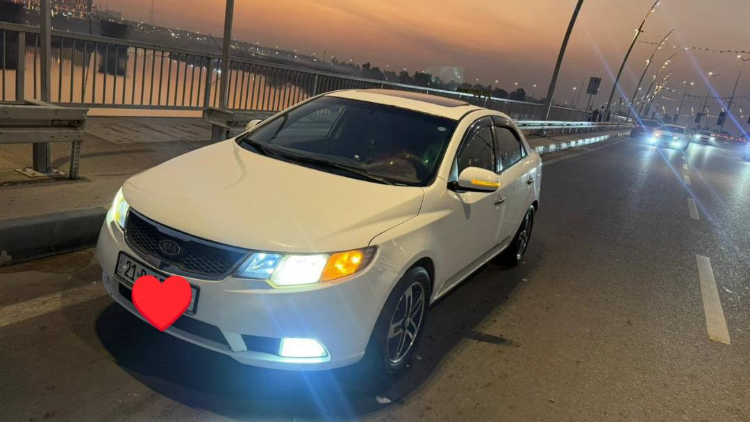 السلام عليكم
سيراتو للبيع 2012
السيارة فول مواصفات
 رقم سليمانية هزة جديدة بأسمي تحويل ثاني يوم 
السيارة بيهة ضربة  بالجاملغ الخلفي ومصبوغه عام جمالية مكفولة من التجيه والگلبه 
كير مكينة مكفولات
حدادية نص عمر
تخم تاير 
تبريد تدفئة شغال 
العنوان: بغداد
السعر:80
الرقم ***********
