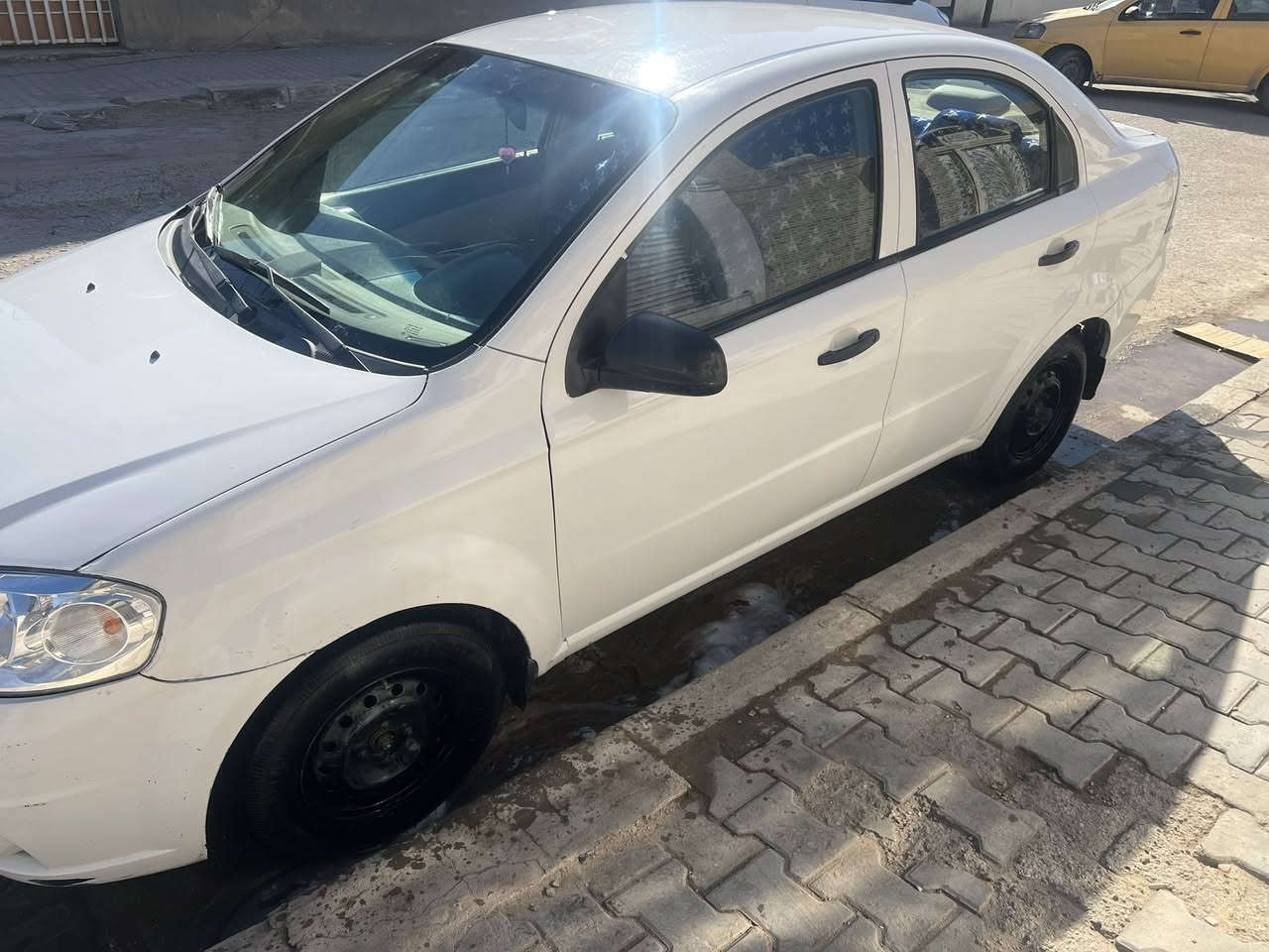 افيو 2011 خصوصي كير اوتو رقم كربلاء مكينه مفتوح مو مسكر خليجي سياره مكفوله من الضربه والتبديل بيها فقط باب السائق صبغ سنويه لل 28 مكينه وكير وحداديه وتايرات سياره جاهزه وجديده رايدها ب 72 وبيها مجال بسيط مكاني نجف للاستفسار ***********
