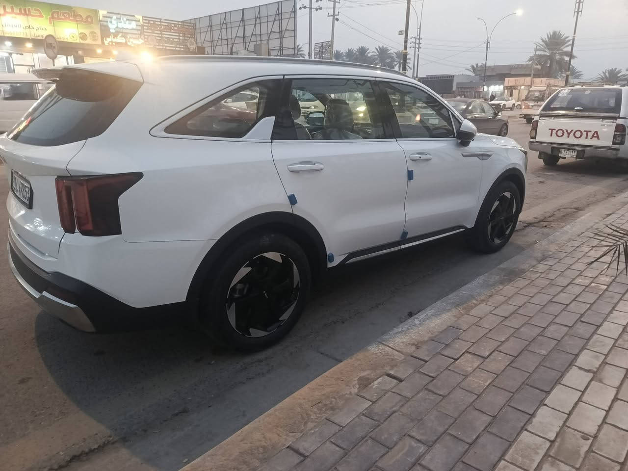 سورنتو موديل 24 ماشيه 55 6 سلندر 7 راكب 3 قطع تبريد بصمه تشغيل 
مكفولة عدا بارد بسيط جدا مايبين بس بسونار 
مكان واسط العزيزيه السعر  إتصال ع الرقم ***********
