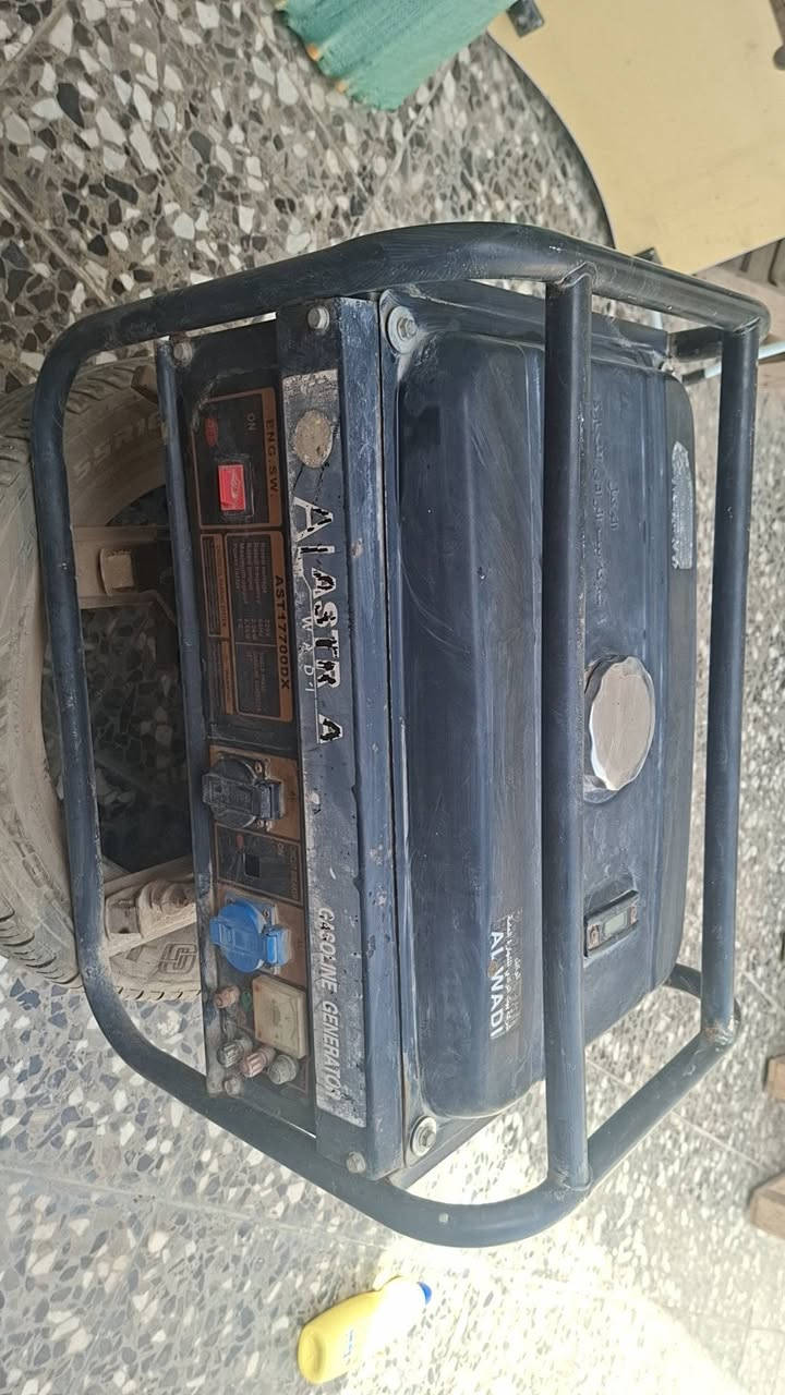 مولد منزلي + حاسبة كيس وملحقاتها وشاشة +بايسكل
المكان نهاية شارع نواب الضباط قرب الخمسين دار 
للبيع الاتصال على الهاتف (***********)
