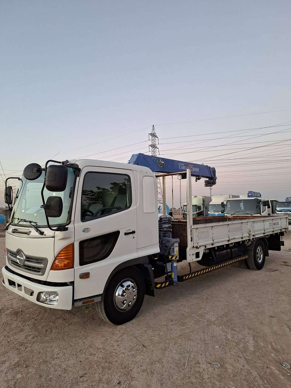 سلام عليكم هينو شيطان للبيع كرين بلادي سلايتين كاركو دخول جديد موديل 23 طول سته وربع بلادي مكينه 5 سوبر مكفوله كفاله عامه العنوان واسط الصويرة ***********
