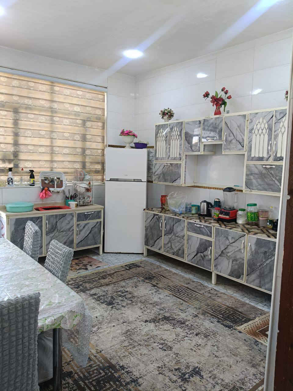 يالله
السلام عليكم
        👇
بيت للبيع مساحة 240متر طابو زراعي. حي الشرطه يبعد عن الشارع عام 100متر كافة الخدمات متوفره وموقع كلش حلو في الشارع 10متر م يتكون البيت من
           👇
غرف نوم عدد 2.    5*4
صاله.     9*4
استقبال.     7*4
مطبخ كله سيراميك.    5*4
وصحيات داخليه وخارجه ومنور داير البيت
البيت صب مسلح ومزفت
ارضيه بورسلين 
للاستفسار اكثر الاتصال بالارقام
***********
***********
اتصل وبيك خير وتدلل
