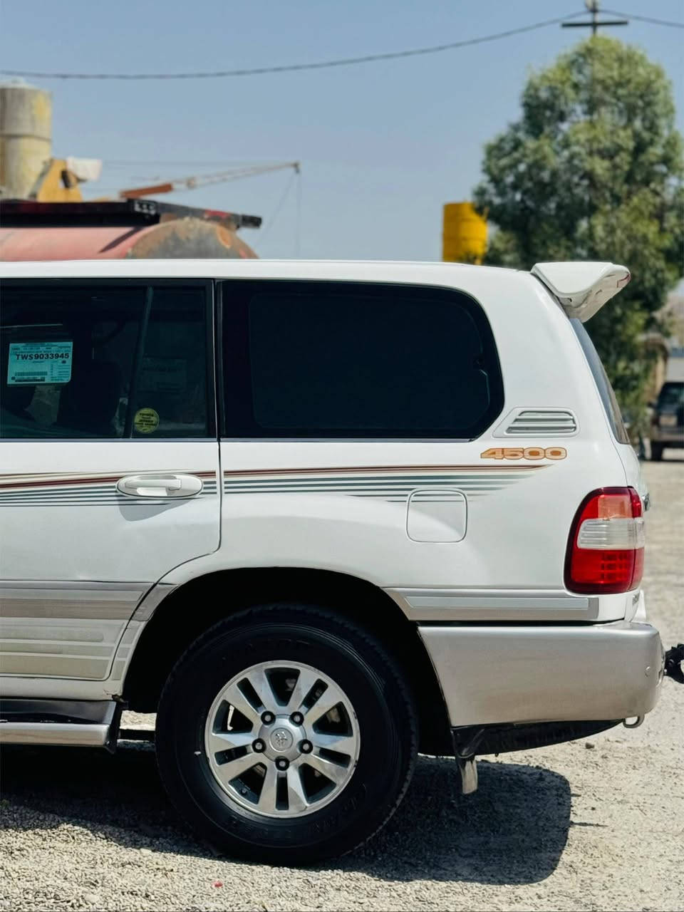 لاندكروزر2006  gxrسيارة جاهزة من كلشي رقم سلێمانی المكان دربندیخان   كله مكفول تبريد تلث قطع ثلاجه سيارة سياره كلش حلوه داخلها جدا  رقم الهاتف ***********
