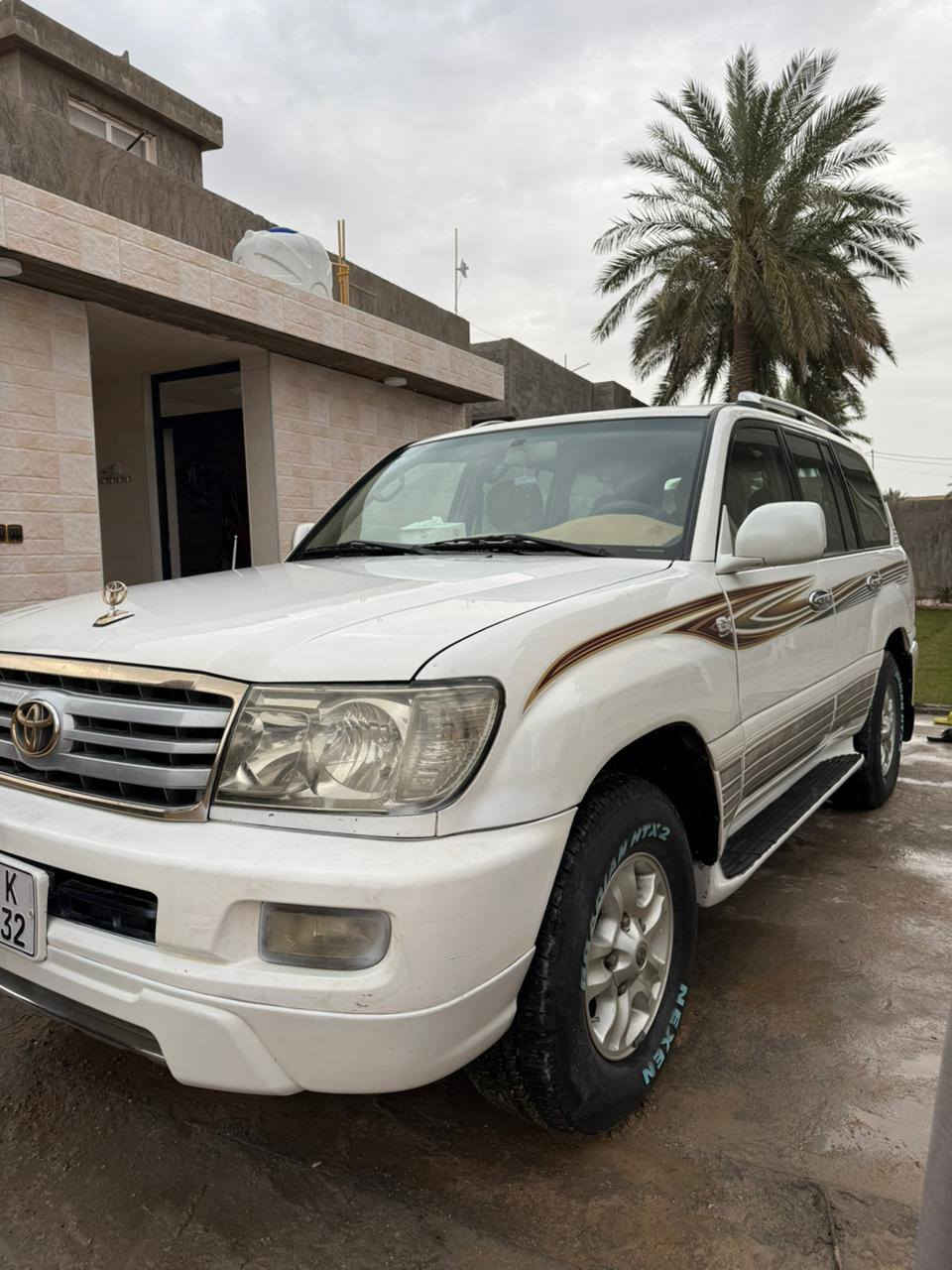 لبيع لاندكروز موديل ٢٠٠٠   دعاميات صبغ فقط  كير محرك مكفول السعر ١٧٠  للإستفسار***********
