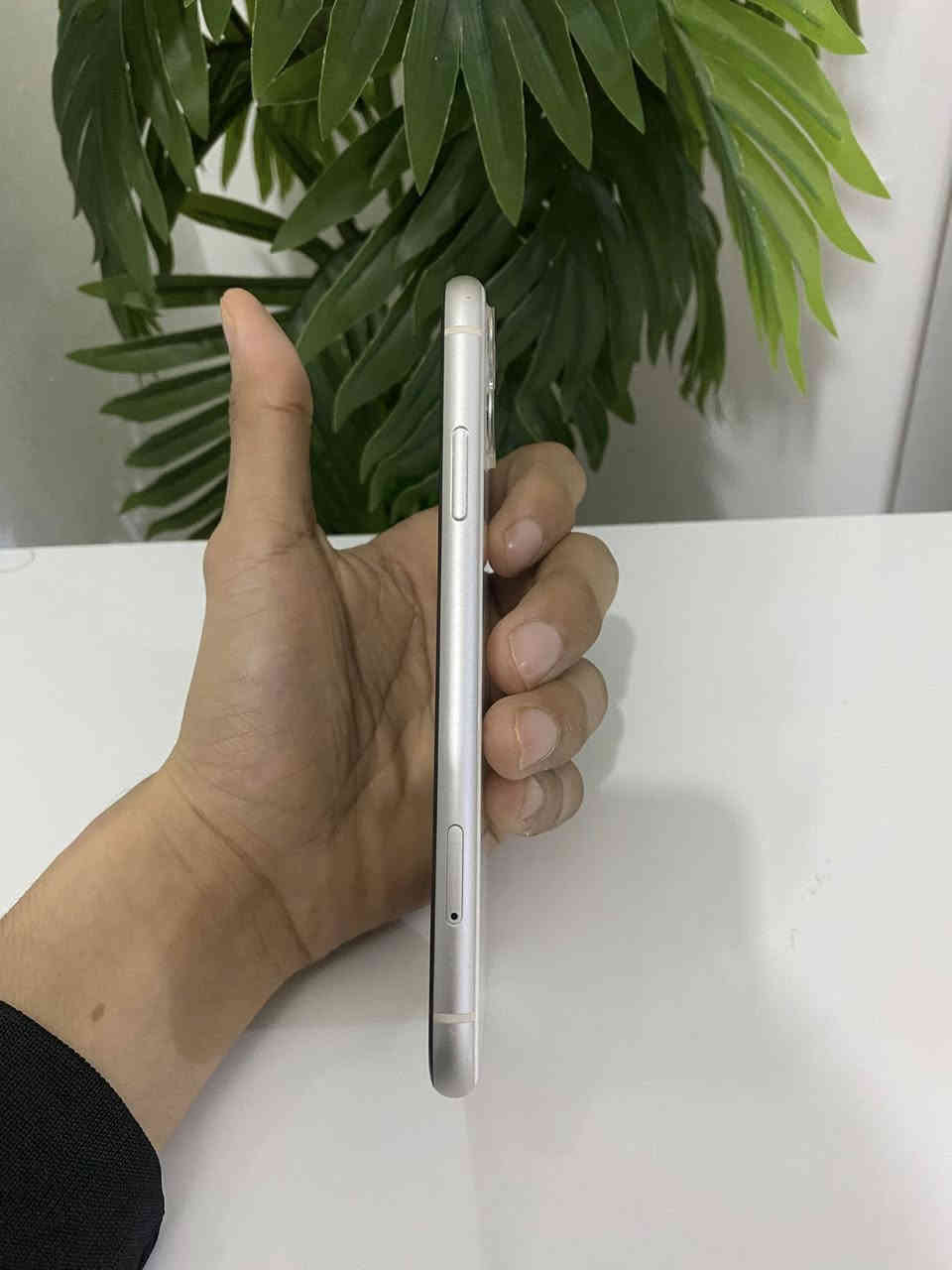 ايفون 11 عادي امريكي
ذاكرة 128 GB
البطارية 72‎%‎
الشاشة 3 خيارات
الجهاز كلة بلادي ما مبدل اي قطعة
ويا كارتونة فقط بس ما مطابق 
سعرة 250 ، مكاني الديوانية _ حي الزيتون
***********
