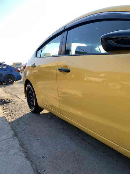 السلام عليكم فورتي 15 وارد امريكي مكينه 1800 دوش صدرها و تايراتها نص عمر حادثها مثل ماموضح بسونار سياره بيها 
مشكله بلكير بيها عته بين 40و60 خفيفه مكان سياره بغداد حي النصر رقم الموبايل *********** مامتواجد على فيس خابر وتدلل معروضه 107 وبيها مجال
