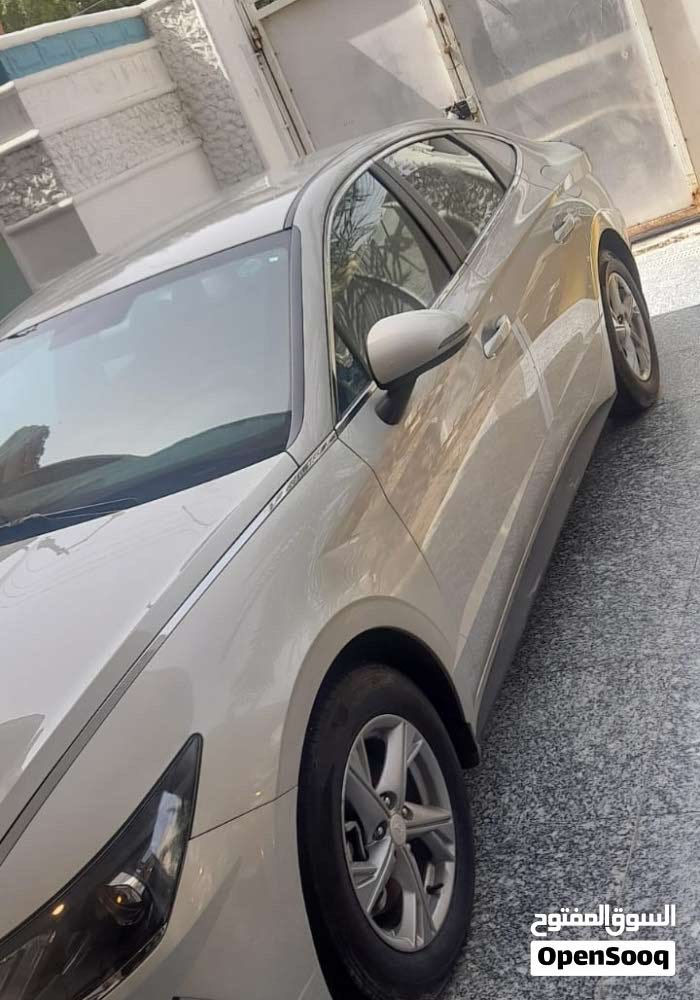 سوناتا موديل 2023خليجي  حجم المحرك 2500 سياره كفاله عامه ماشيه 60الف سعر 195 مكاني البصره ***********
