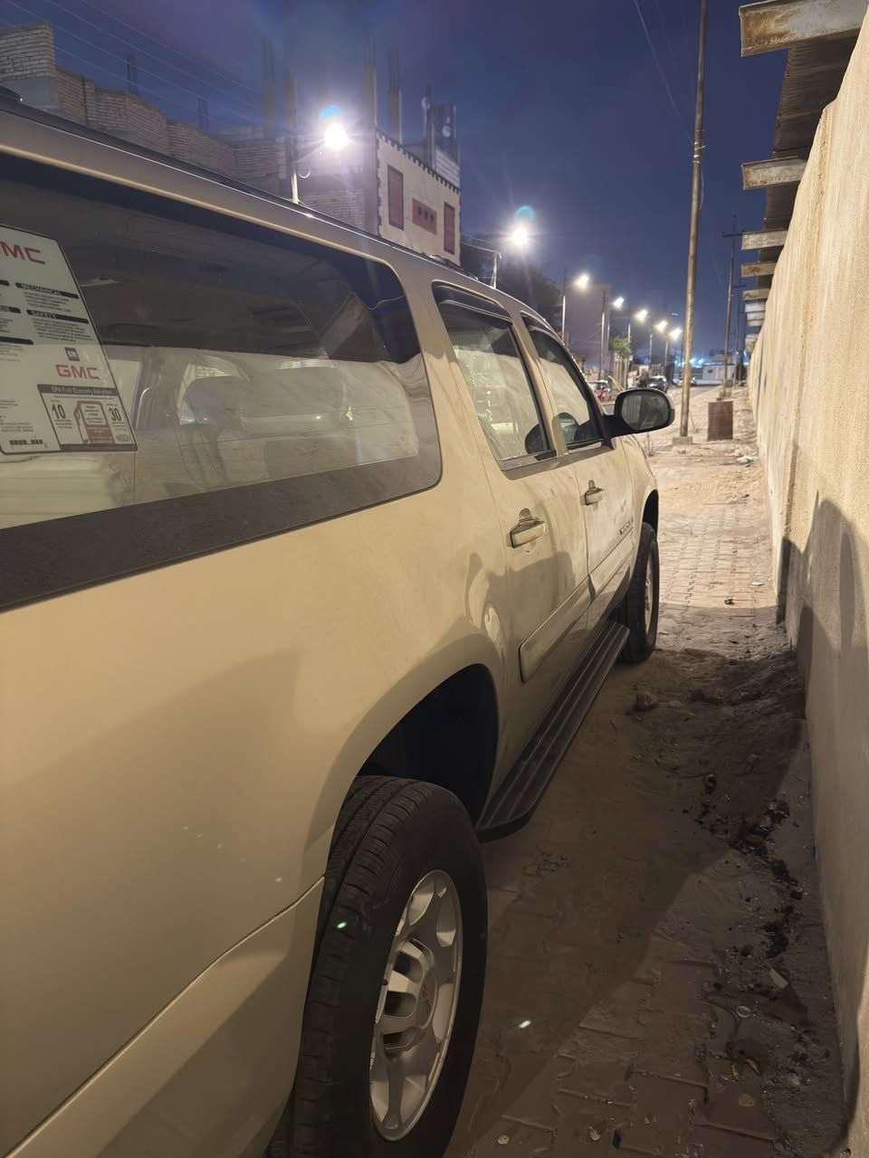 للبيع جي ام سي موديل 2009بدون رقم السعر شده وبيها مجال (***********)
