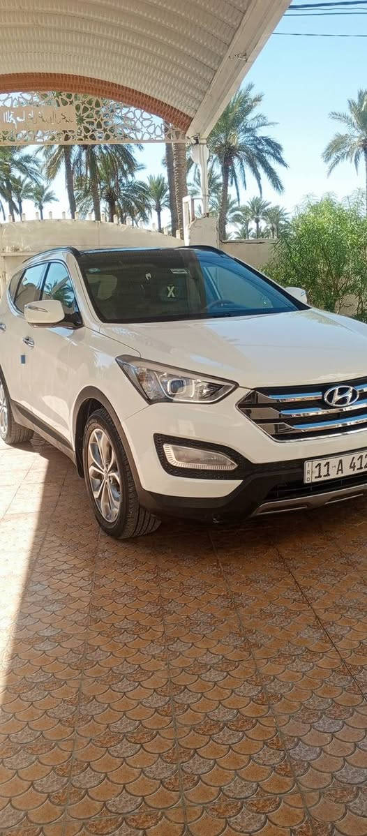 سنتافي ٢٠١٣ خليجي
مكفولة من الصبغ والتبديل 
محرك ٦ سلندر
فول مواصفات بصمه وبنراما 
بردات بلاديه شاشه كامره
السعر ١٦٤
للاتصال ***********
مكان سياره حله
