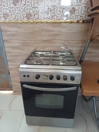 طباخ شغال • ميزا طعام • ٤ كراسي