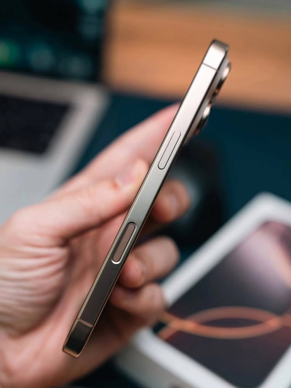 ايفون 16 برو ماكس / شرق اوسط
ذاكرة 256..........بطارية 100% 

لون ذهبي مميز ______ شرق اوسط _____خط واحد 

عدد دورات الشحن 200%  كفاله عامه من كلشي 

ضمان الفحص  تفحص وين مايعجبك 

السعر  1475 

العنوان : البصرة  __ شط العرب
مراوس او بيع 
 ***********/ واتساب او اتصال
