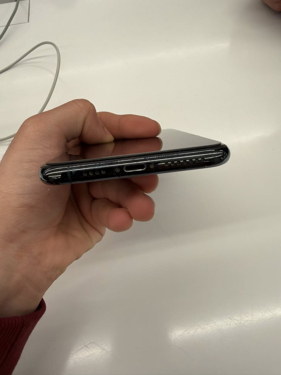 السلام عليكم عليكم 11 برو ماكس بحالة جيدة للبيع ذاكرة 256 بصمة وجه فقط الظهر مفطور بي مناقص غيرها اي شي سعرة 250 الف مكاني بغداد اليرموك ***********
