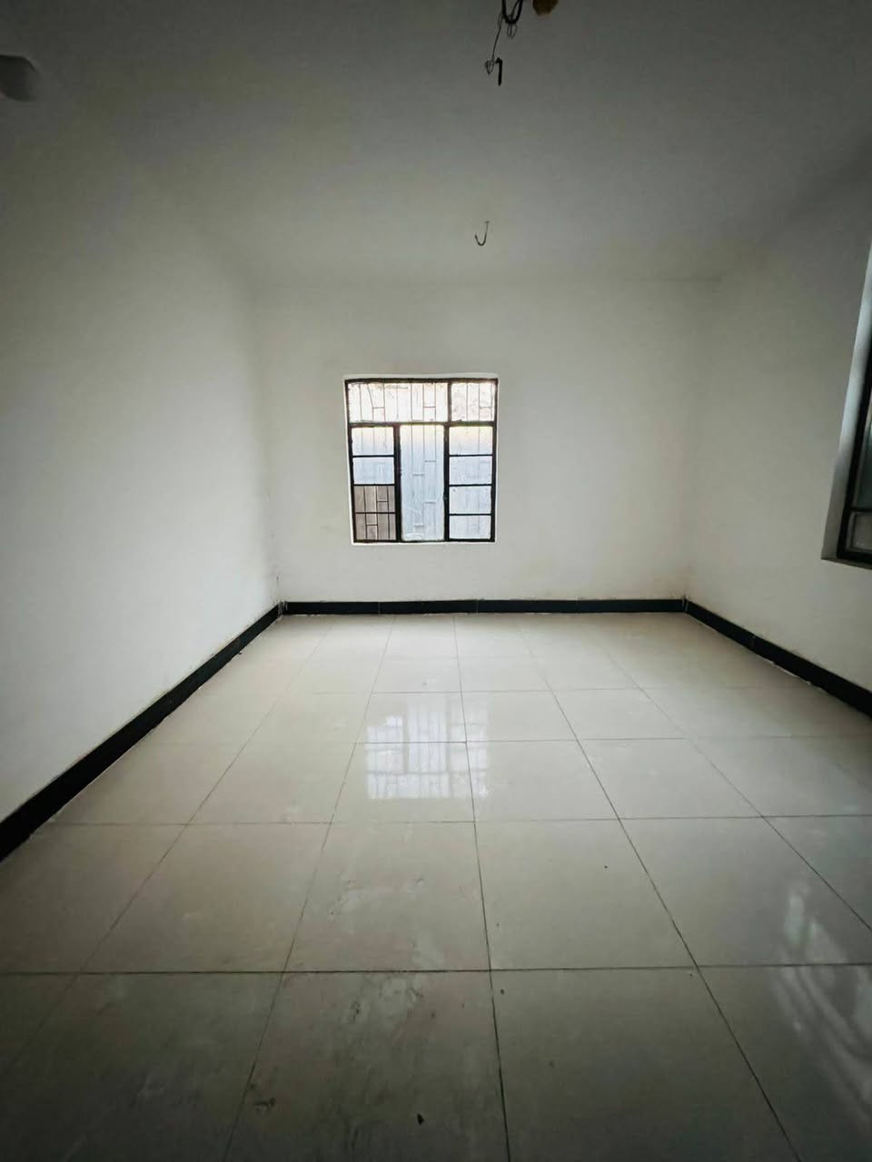 دار كامل طابقين طابو زراعي للبيع مساحه 200العنوان نادر مقابل محطة العرفان يتكون من ثلاث غرف نوم واستقبال وهول ومطبخ وصحيات السعر 70و بي مجال للاستفسار الاتصال على الرقم ***********
***********
