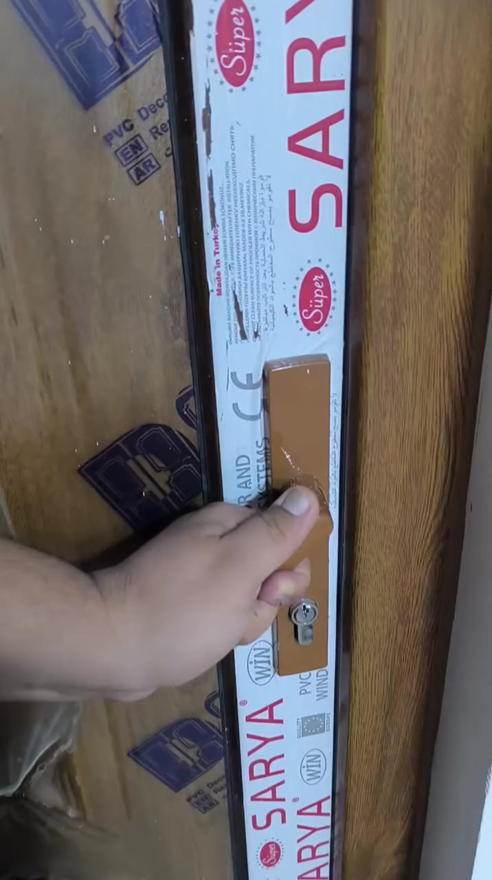 السلام عليكم
غرفة نوم شبابية للبيع مستعملة شي قليل وبعدها جديدة
الغرفة تركية ماركة ritmik 
الغرفة 5 قطع
كنتور + ميز تواليت + ميز مكتبي + سرير + ميز جانبي (كوميدينو)
تصميم عصري وشبابي جداً انيق
السعر المطلوب (10) ورقات 
رقم التواصل ***********
