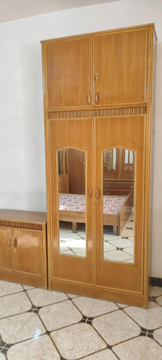 غرفة نوم خشب صاج طابقين
جديدة استعمال قليل السعر:مليون وربع
للاستفسار ***********
