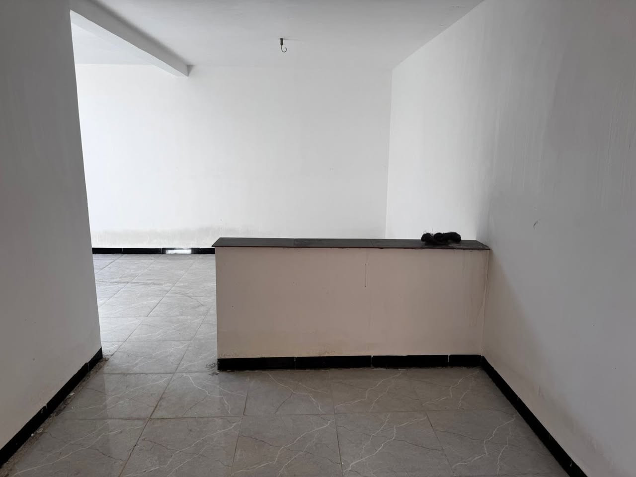 #يتوفر بيت للبيع طابو صرف حر
الموقع/ شارع ابو حلان خلف المستوصف الثاني 
المساحه / ١٤٠ متر 

#طابقين

الطابق الاول يحتوي على 
غرفه و صاله و استقبال داخلي و مطبخ و صحيات 

الطابق الثاني يحتوي على 
غرفه و صاله و مطبخ و صحيات 

بناء دجى اولى
بناء طابوك 
صب كونكريت 
اساس صب 

#للاستفسار__والتواصل
***********
