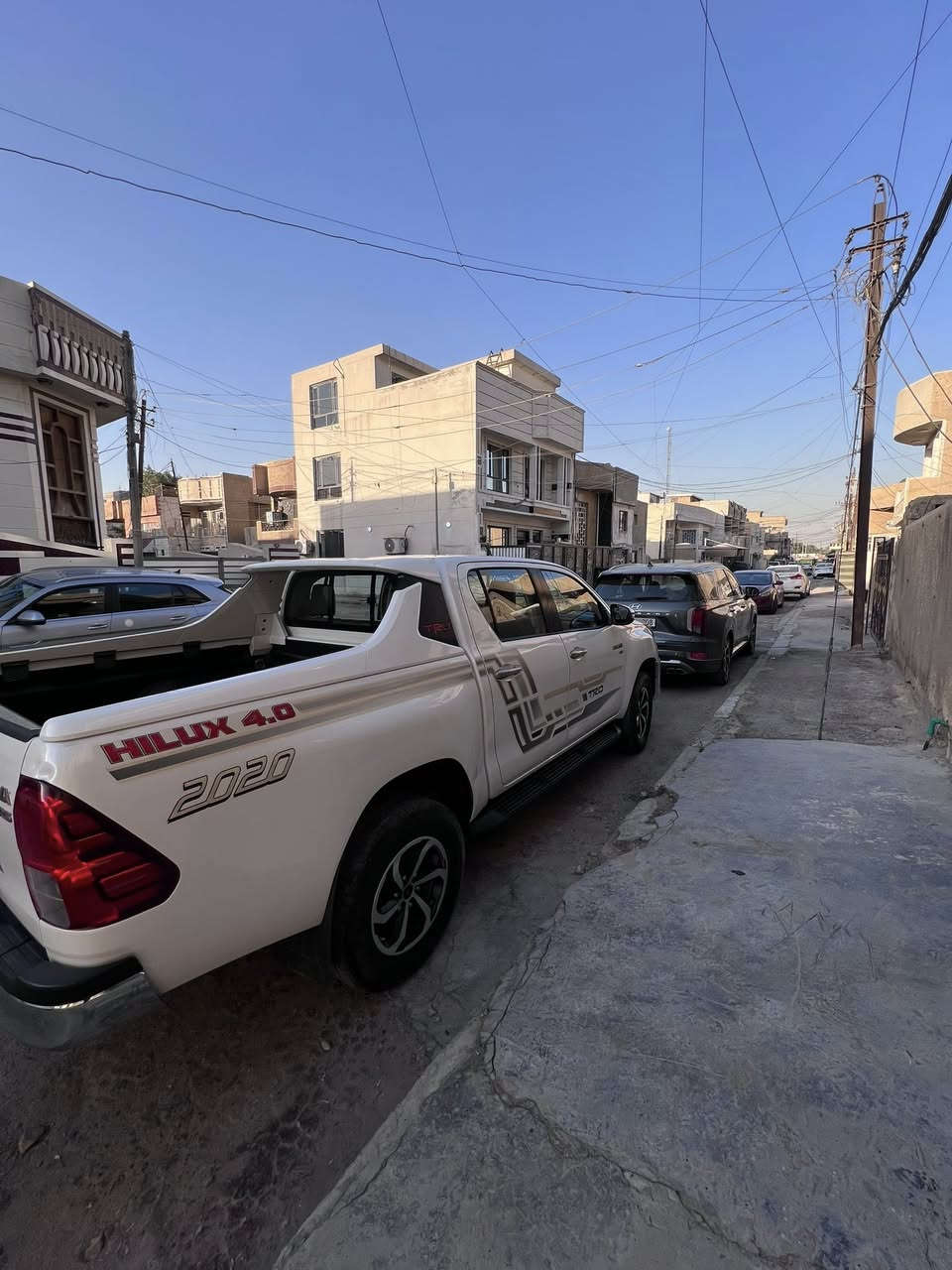 السلام عليكم لبيع TRD2020كفاله من الضربه والصبغ بيها بارد وما مصلح  ماشيه السياره 163الف معروفه موصفات السياره سنويه منتهيه معروضه ٣٠٠وبيها مجال لشراي مكان السياره بغداد ***********علي

