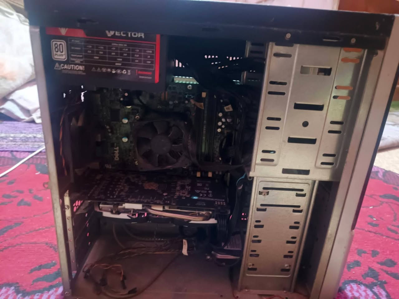 السلام عليكم تجميعه للبيع مبدل بس الکيس , هاي مواصفاتها كدامكم السعر 200 وبيها مجال المكان حله توصيل موجود ***********
