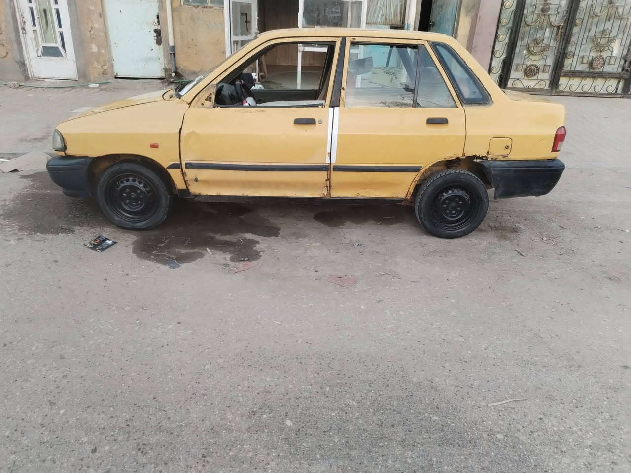 سلام عليكم من رخصت مدير الكروب ٢٠١٣ للبيع سياره جاهزه قيمكفول محرك نضيف ناعم شواصي تعمير جناي شرط تخم تاير حداديه شرط غرفه جديده سياره جاهزه بيه خياس بجنطه شويه رغم بصره ألماني شرعي ما أصله سنويه عضم عاج الاصليه مكاني نجف سعر ٧وراق ونص اللتصال ***********
