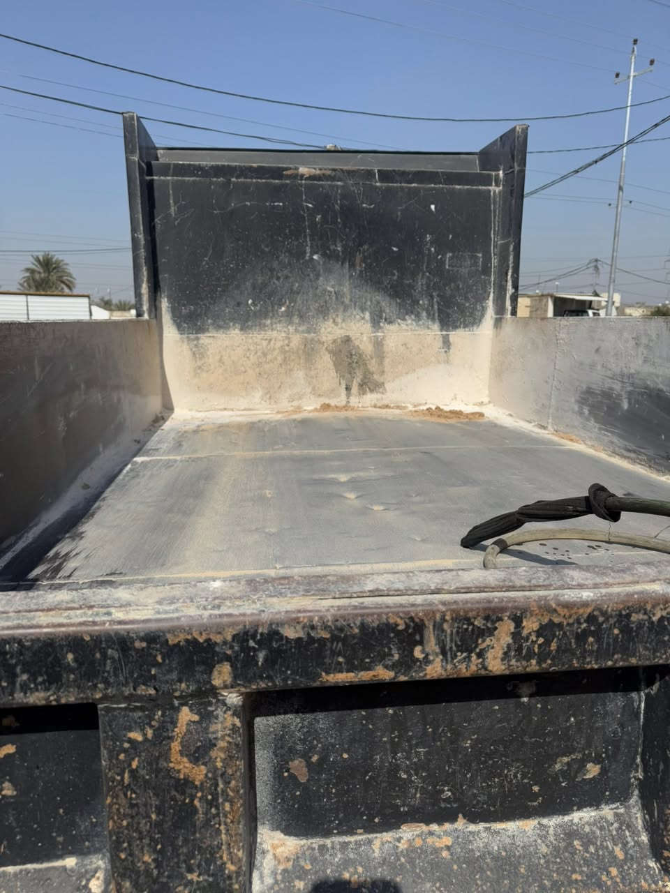 هينو انكر للبيع منزل موديل ومرقم الماني جديد شاصي وكهربائيات وحدادية وتبريد كفاله مكانها ديوانية  ***********
