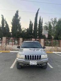 شيروكي • ٢٠٠٠ • V8