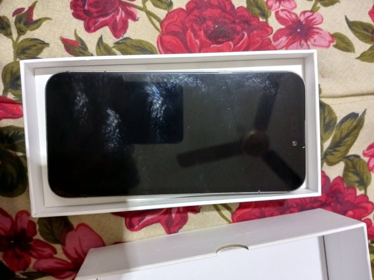 ايفون 15 برو ماكس تقليد ((كوبي)) اماراتي شخط مابي شرط ذاكره 512 جهاز جبته جديد وشغال بس يرادله قاعده مال شحن ما جاي يشحن تصليحه بسيط بس احتاجيت وريد ابيع ..السعر. 25 الف مكاني البصرة كرمه علي رقمي ***********
