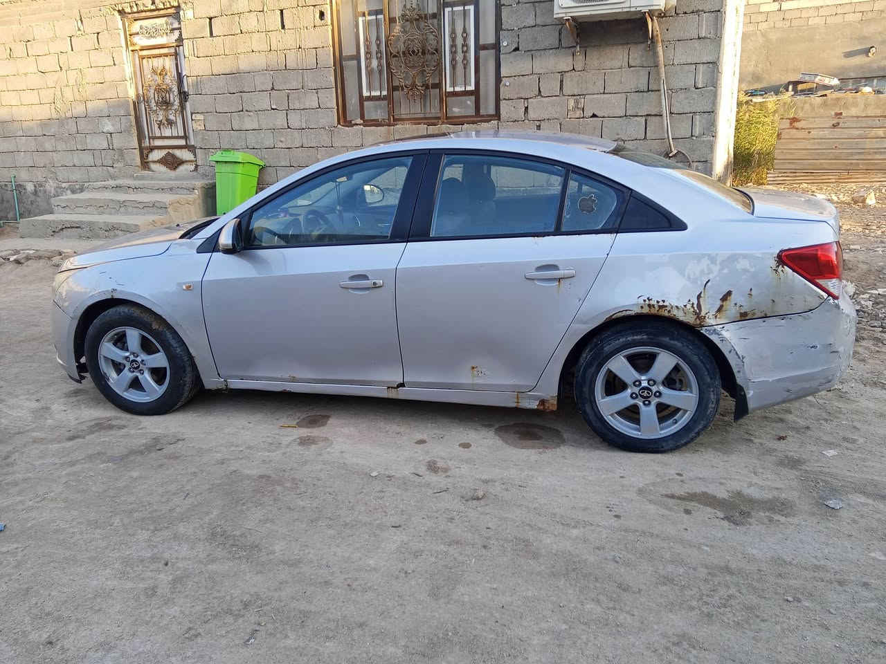 السلام عليكم ورحمة الله وبركاته 
دايو لاستي كروز
 لون سلفري
 موديل 2009  
كير ومحرك كورلا 
سنتر لوك 
ابواب جام اوتو 
فتحة سقف 
شاشة 
كامره
جنطة بصمة
التبريد يحتاج راديتر وغاز ققط
مبدل بيها قطعتين جاملغ امامي عكس السايق وبنيد بنفس اللون
حدادية مضبوطة
باتري جديد
تايرات الامامي جدد والخلفي نص عمر
رقم دولي بأسمي 
اني المالك والحائز 
هزه مسويها قبل 6 اشهر تقريبا 
بشرط التحويل  مكان السيارة البصرة قضاء شط العرب التنومة 
او الزبير
السعر51 ورقة وبيها مجال حق الجية
للتواصل  واتساب ***********
