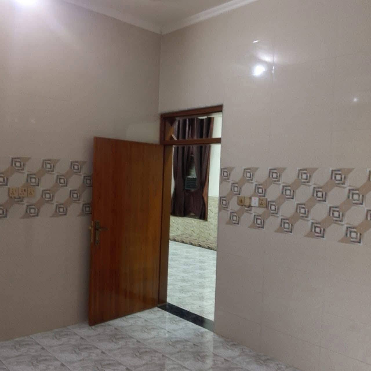 على بركة الله🌹🌹

🟢 دار للبيع في الفلوجة حي الجولان الثانية قرب اسواق البركة
📍المساحة : ٢٠٠ م
📍الابعاد: ١٠م❌٢٠م
📍الشارع : ١١ م
📍طابو زراعي صرف
📍بناء بلوك 

🟢الدار مشيد من طابقين ويحتوي على
٤ غرف نوم وصالتين ومطبخ واستقبال وحمامات وصحيات داخلية وخارجية

🟢سعر البيع : ٩٠ مليون دينار

مراجعة مكتب دار السلطان للعقار
العنوان فلوجة الجغيفي الثانية بداية شارع جامع فاطمة
للاستفسار الاتصال على الأرقام التاليه
***********
***********
***********
