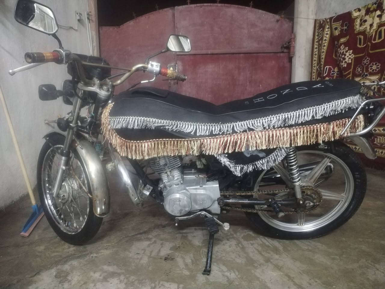 ماطور للبيع اربع كير لاصرف ولا بخار كهربايات كله شغاله محرك أخرس ماطور عيب مابي السعر ٣٥٠ وبي مجال للتواصل على الرقم ***********
