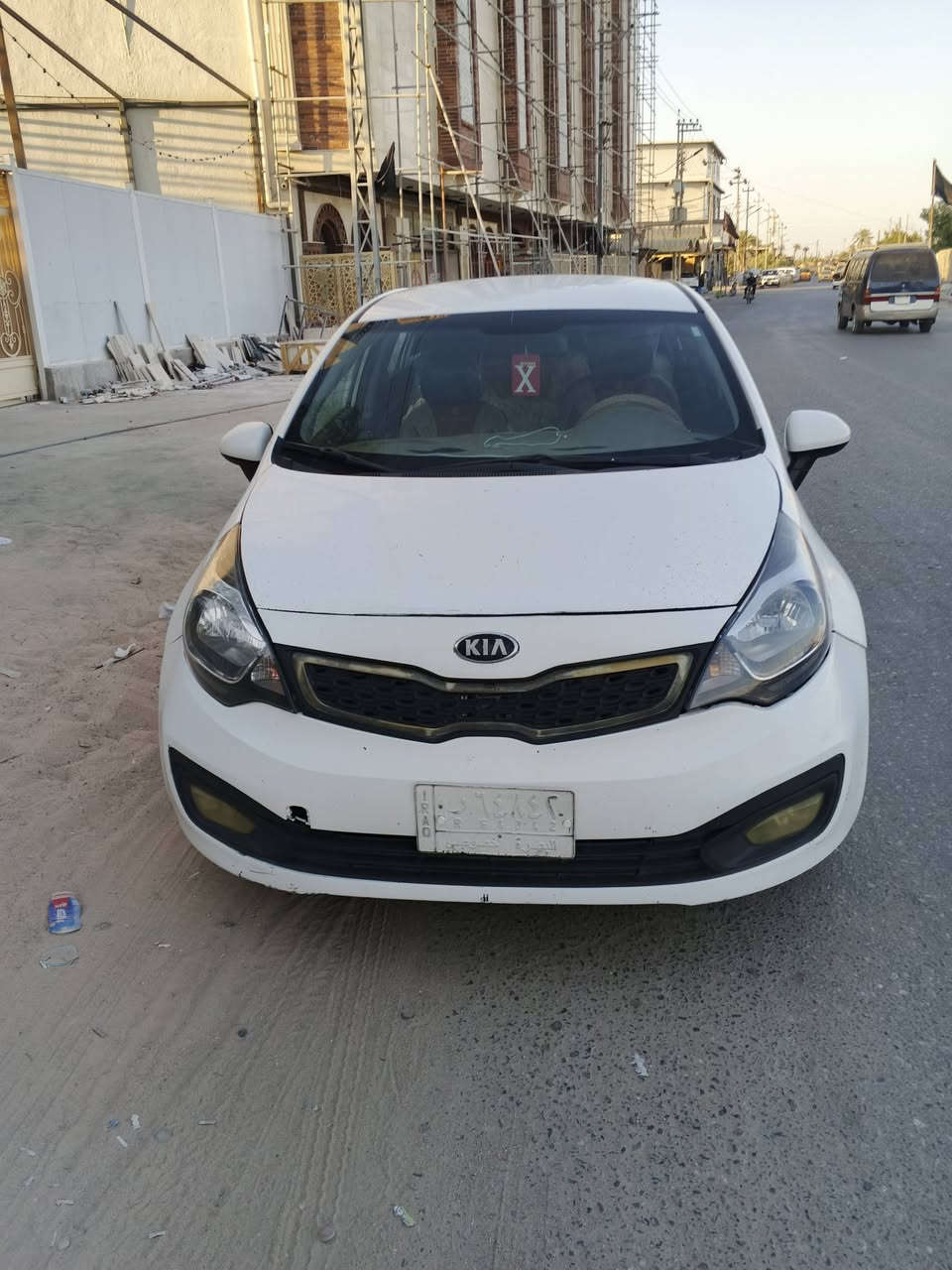 السلام عليكم كيا ريو 2014 وارد امريكي حادثها چاملق اماي جه السايق فقط مبدل بدون دواخل
مكينه بيه صوت راجز خفيف تبريد شغال بس تحطله غاز والسنويه صاقطه من 2023 
مكاني البصره ابو الخصيب السعر 73 وبيه مجال 
***********

