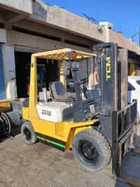 رافعه تي سي ام ياباني 2طن بانزين 07733576050