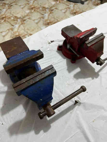 ادوات حداده للبيع اي شي بلمنشور للبيع مكاني بغداد اتصل ودلل ***********
