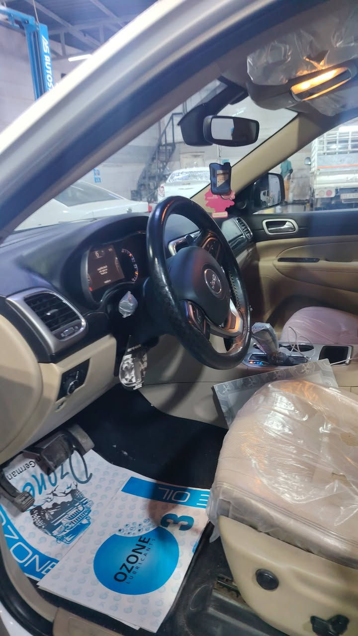 لدينا جيب خليجي فول فول موصفات سياره مكفوله صبغ والفتح البارد مكفوله حته رصعه مابيها باسمي مكاني بغداد الكاضميه رقمي *********** بيع سريع
