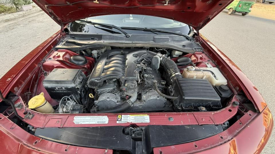 السلام عليكم
جاجر 2010 مواصفات SXT رقم اربيل الدولي تحويل ثاني يوم مكينه 3500 اصل تبريد ثلج كير مكينه كله تمام قطعتين صبغ بدون ضربه بدون دواخل شرط سونار ..
السعر/98$ وبيها مجال بيع او مراوس
العنوان/بغداد -الزعفرانيه
*********** واتساب

