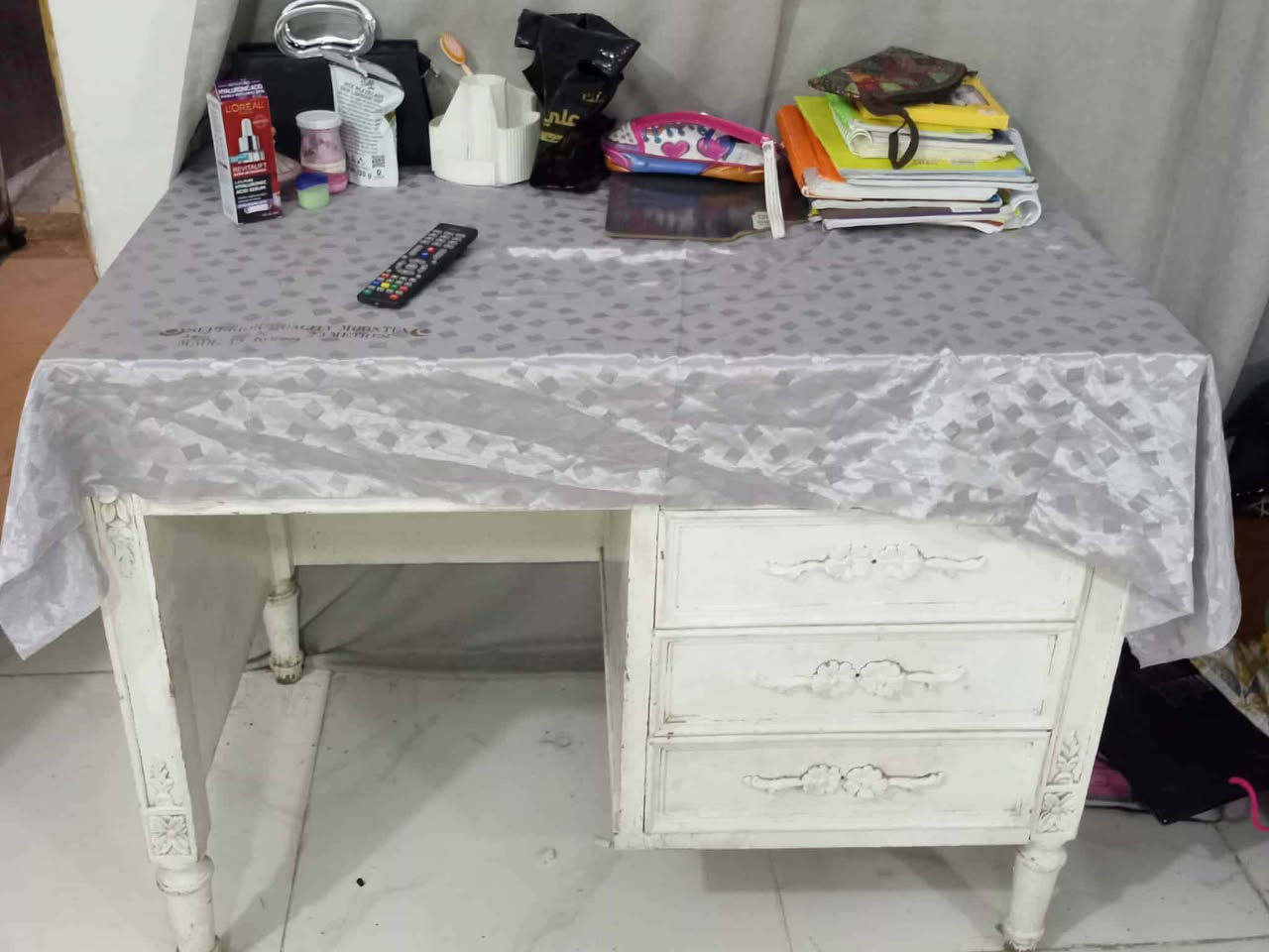 سلام عليكم غرفه نوم للبيع خشب ثقيل 350وبيها مجال***********

