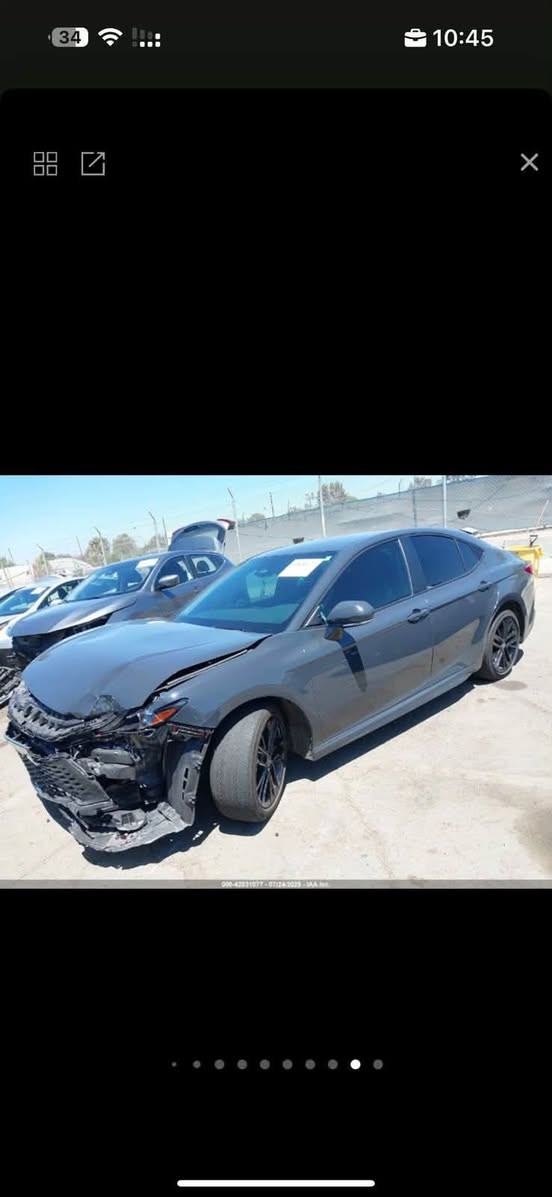 السلام عليكم 
كامري 25 كلين
لون سمنتي
                                                                              SE
رقم بغداد
السعر 220
***********
بيها بارد بطارف البنيد فقط

