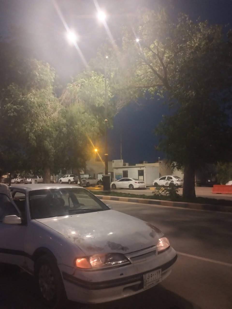 يالله دايو برنس رقم نجف مميز خصوصي  للبيع كير مكينه حلوات حداديه اني مسويه بيدي جديده اكسن حلو كهربائيات كلها شغاله جام ينزل ويصعد وسياره نضيفه وحلوه ومن كل نواحي كامله سنويه كارتونيه مال حائز ثالث فقط وكاله تصير باسمك مابيها مداور سعر ب11 وبيها مجال مكان نجف والشراي يتصل عل رقم ***********
