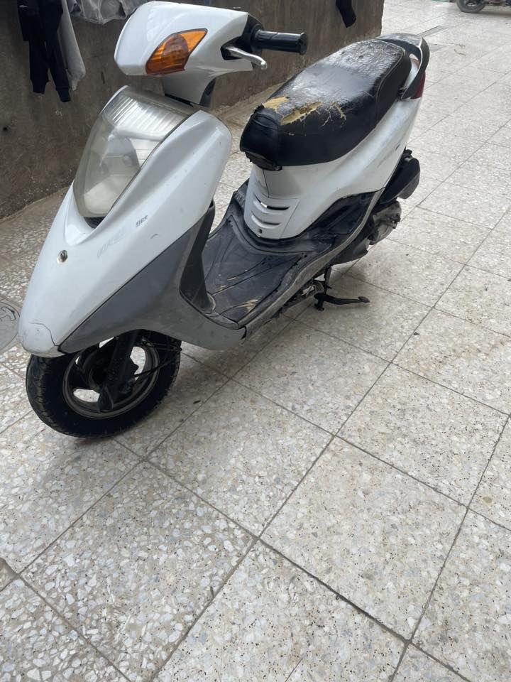 سلام عليكم لبيع دراجة بريز دراجة مابيهة أي نقص محرك خير منالله أوراق كاملة مكاني بلديات سعر 500 رقم تليفون ***********
