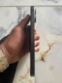 ايفون ١٥بروماكس التلفون نضيف مال بيت بس وكع ونفطرالضهرالسعر١٢٠٠وبي مجا...