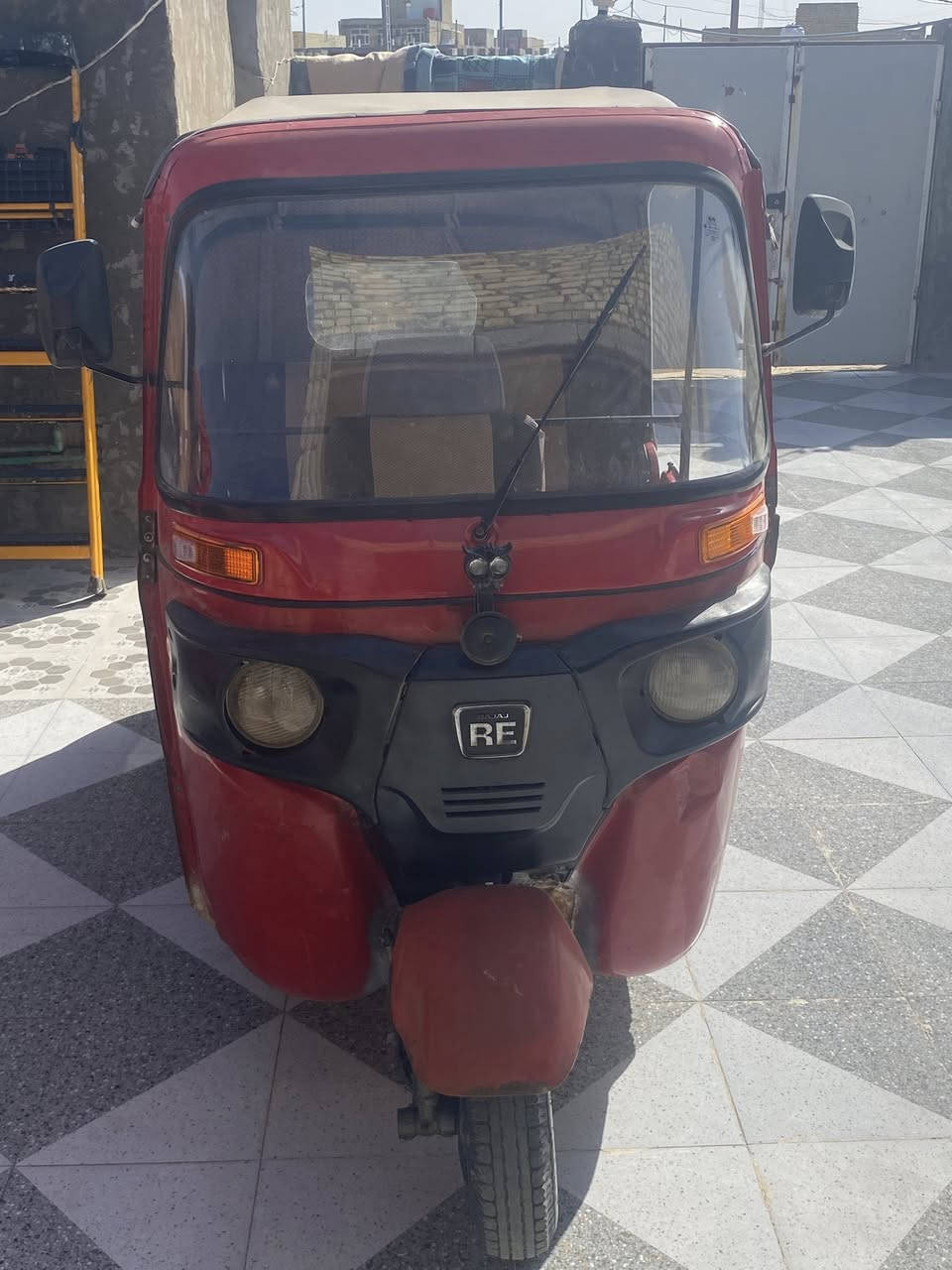 سلام عليكم تكتك لبيع مديل 18رقم الاستفسار ***********
