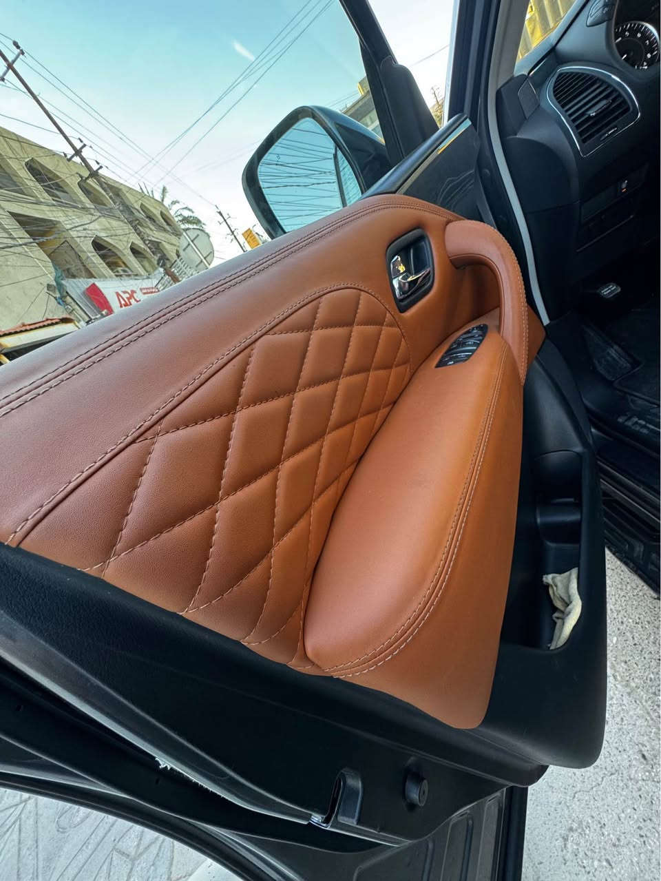 نيسان ارمادا ( باترول ) سيف العرب 
موديل ٢٠٢٣ 
مكينه ٨ سلندر 
سبعه راكب 
اتلث قطع تبريد 
داخل قرميدي 
بصمه + تشغيل عن بعد 
تحديد مسار رادار 
ماشيه ٥٥ ميل 
ماوس تحكم 
وبعد هوايه مواصفات 
الحادث خلفي واضح بالسونار 
السعر ٣٣٠ ورقه 
كراده شارع ٦٢
***********
*********** بغداد, العراق
