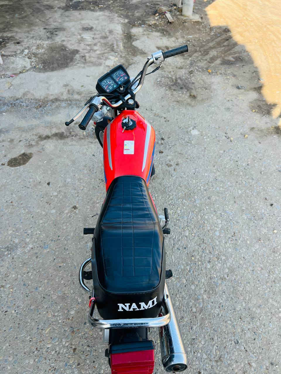 السلام عليكم للبيع بدون أوراق مكينه مجفته ما ناقصها شي شوفت عينك شاصي نامه العنوان ميسان عله طريق المجر قرب مطعم طواحين الهوى السعر 425 وبيها مجال قليل لتواصل على هاذا لرقم وموجود بيه واتساب ***********
